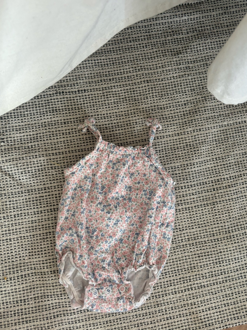 H&M 1-2m baby girl romper